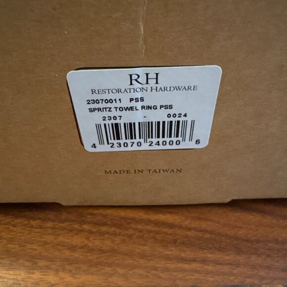 Restoration Hardware Spritz Towel Ring – Polished Stainless Steel - Picture 3 of 8